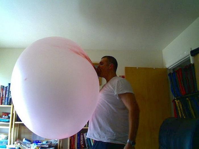Plus Grosse Bulle De Chewing-gum Au Monde La plus grosse bulle de chewing gum au monde-01