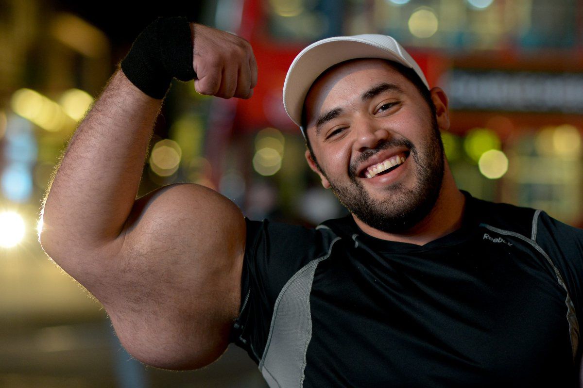 Moustafa Ismail a les plus Gros Biceps au Monde-03 moustafa-ismail-plus-gros-biceps-monde-03
