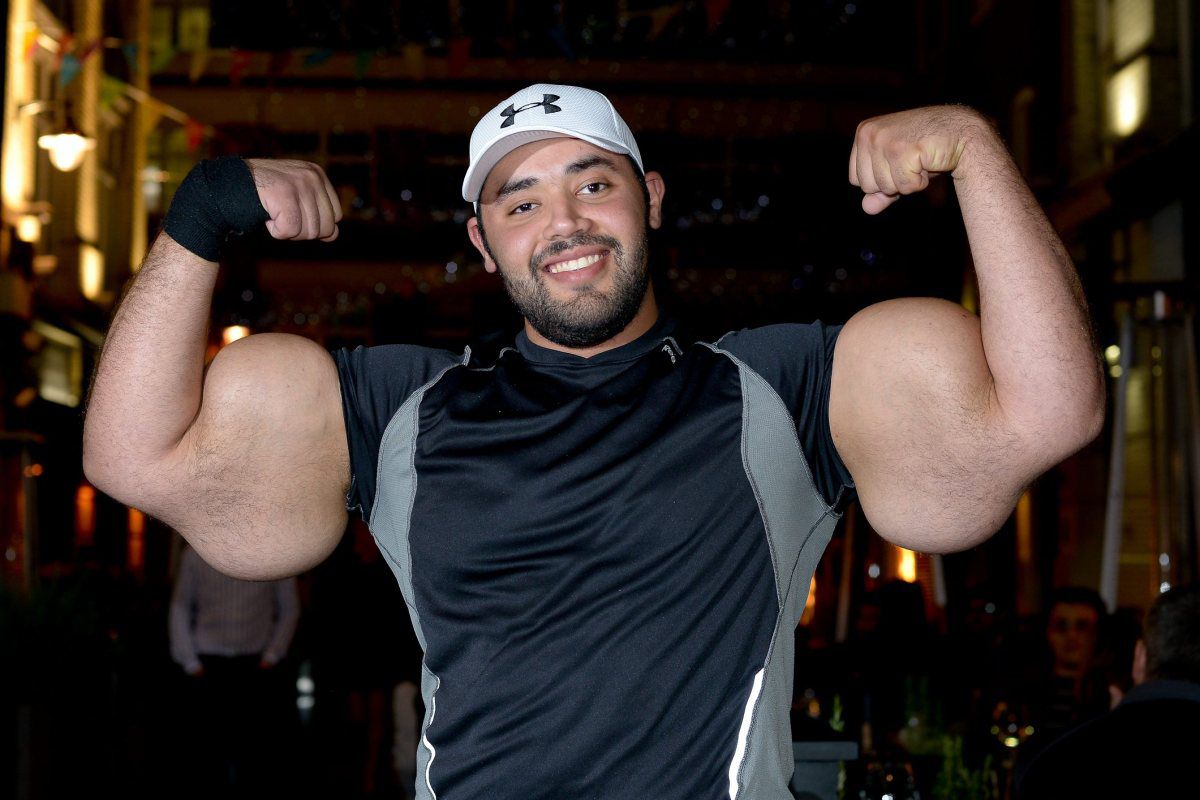 Moustafa Ismail a les plus Gros Biceps au Monde-08 moustafa-ismail-plus-gros-biceps-monde-08