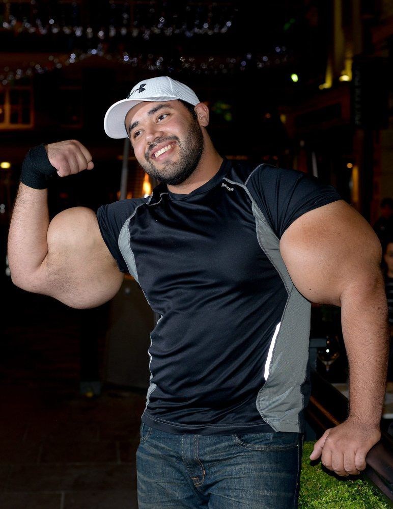Moustafa Ismail a les plus Gros Biceps au Monde-09 moustafa-ismail-plus-gros-biceps-monde-09