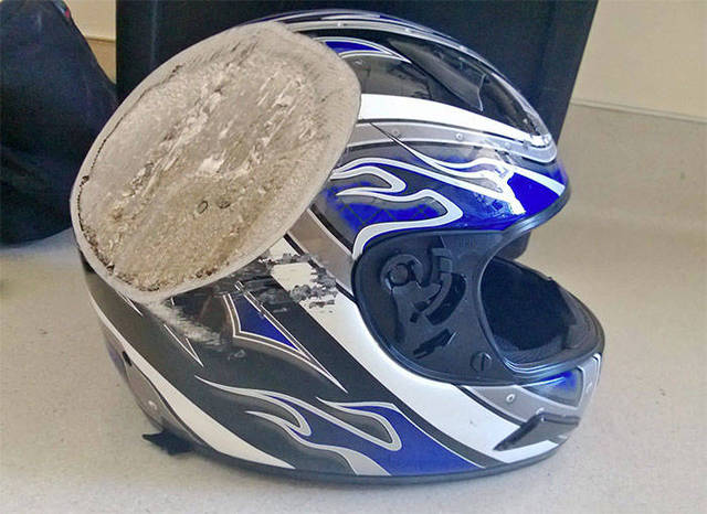 Toujours Porter Casque 01 toujours-porter-casque-01