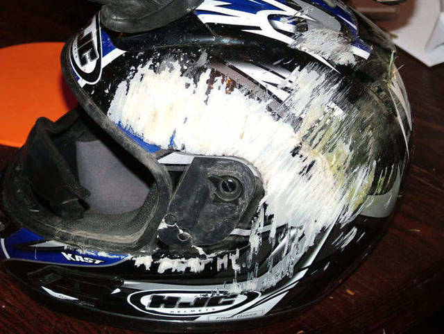 Toujours Porter Casque 02 toujours-porter-casque-02