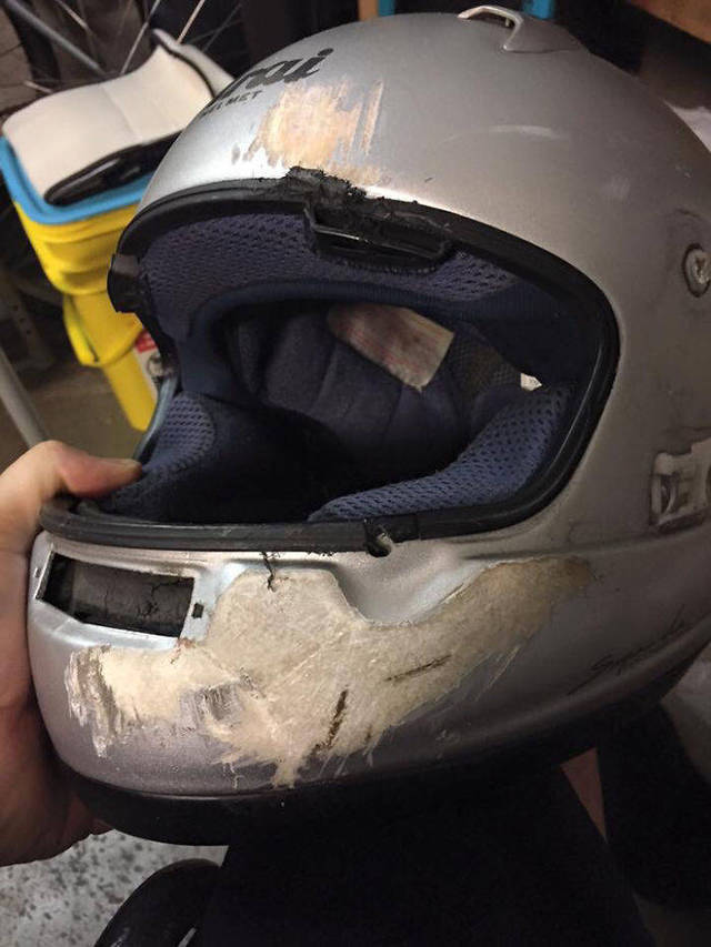 Toujours Porter Casque 05 toujours-porter-casque-05