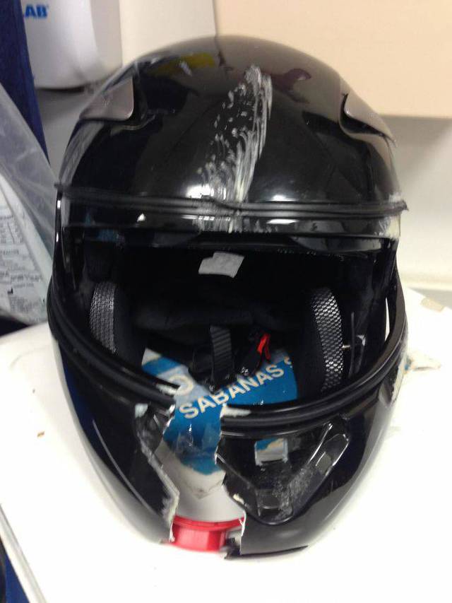 Toujours Porter Casque 06 toujours-porter-casque-06