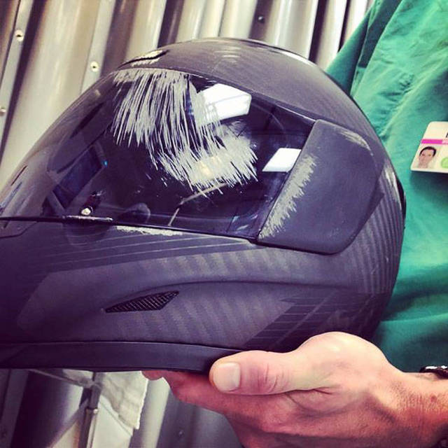 Toujours Porter Casque 22 toujours-porter-casque-22