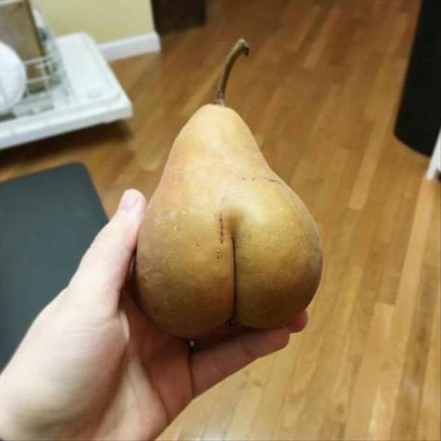 Une poire avec des fesses poire-fesses