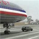 image atterrissage-avion-sur-autoroute