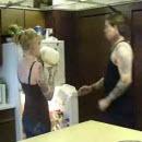 image une-attaque-avec-lait