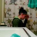 image il-lui-fait-peur-toilettes