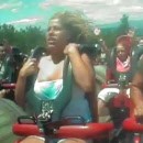 image montagnes-russes-seins-a-air