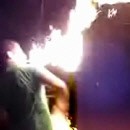 image mec-bourre-joue-avec-feu