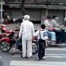 image passage-pieton-encombre-motos